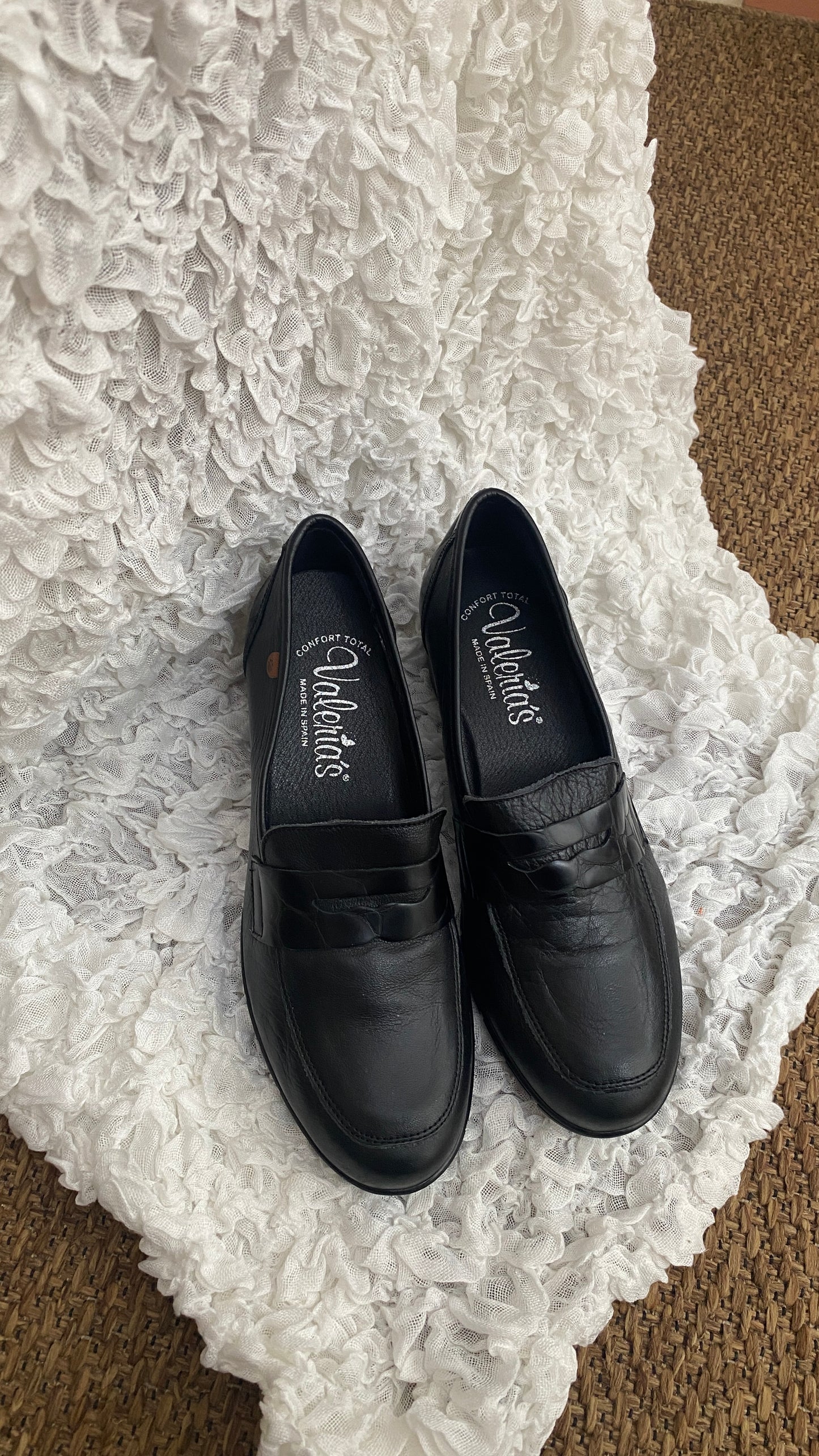 Valerias Black Leather Loafers – Size 37 (Made in Spain)