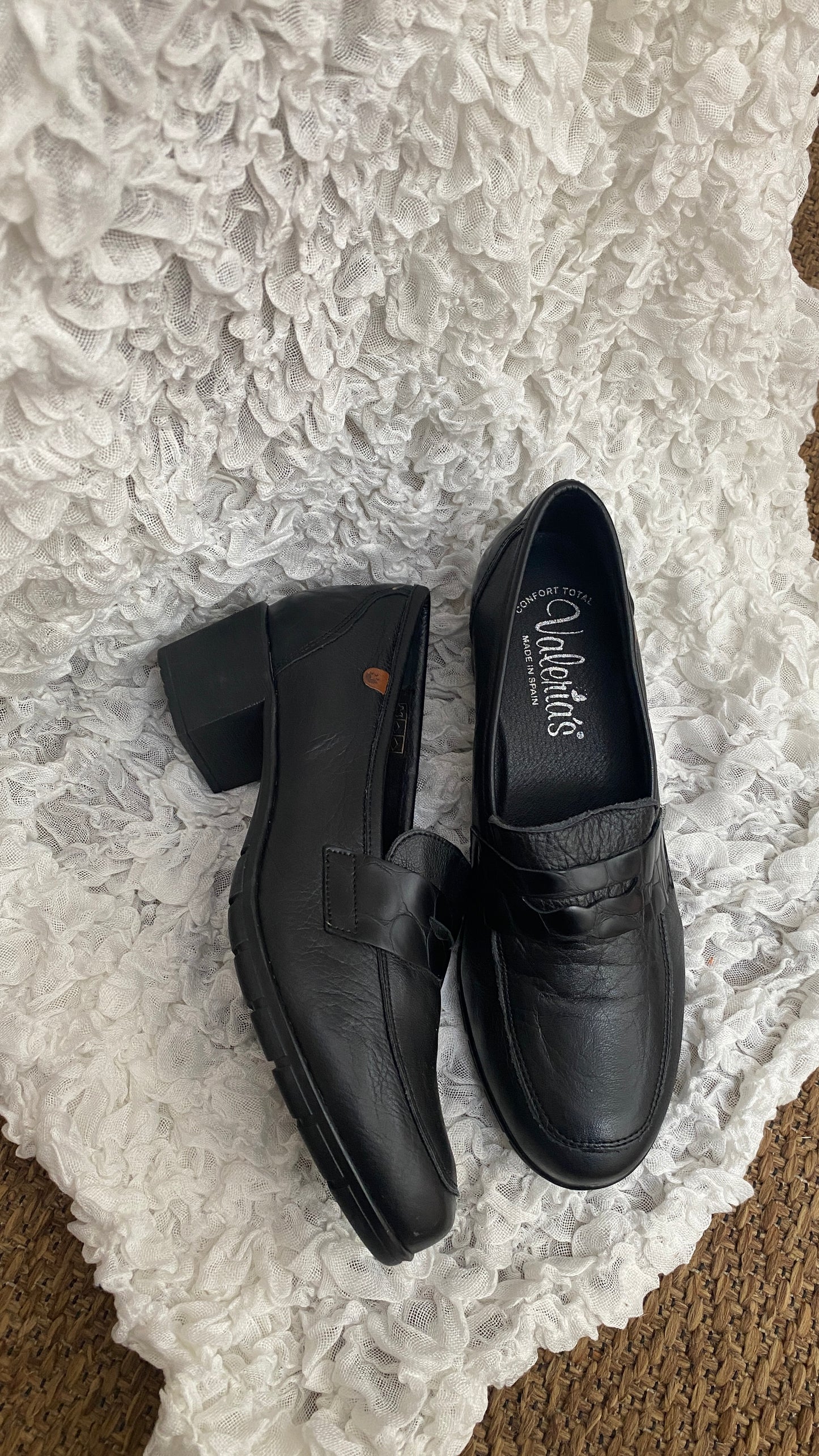 Valerias Black Leather Loafers – Size 37 (Made in Spain)