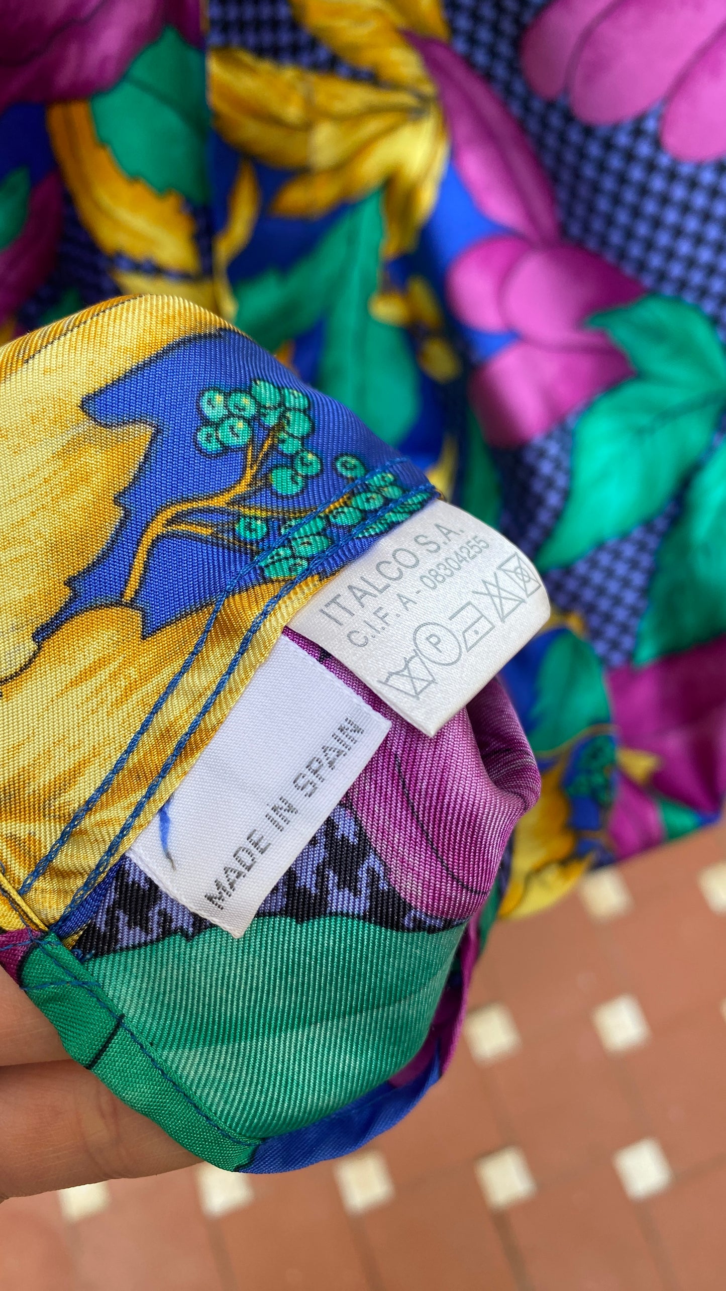 Vintage Versace Silk Shirt – 90s (Size L)